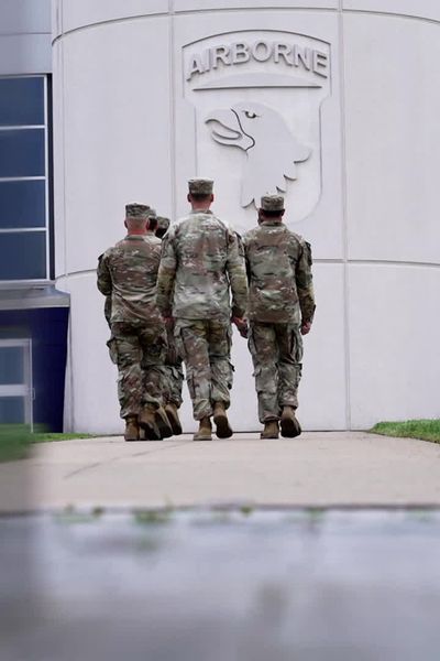 Des militaires américains de la 101e Airborne à la base de Fort Campbell.