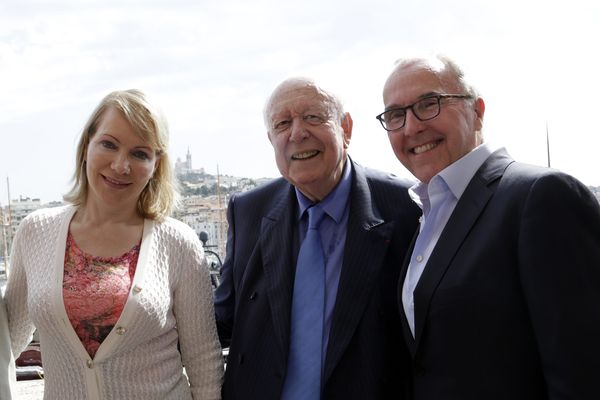 Margarita Louis-Dreyfus, Jean-Claude Gaudin et Frank Mc Court à la mairie de Marseille.