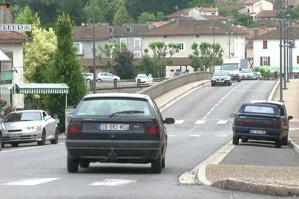 La commune est débarrassée du passage de 10 000 véhicules par jour.