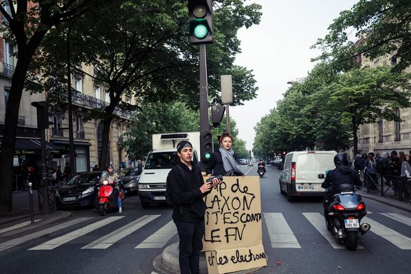 Blocus du lycée Voltaire dans le 11ème arrondissement le 5 mai.