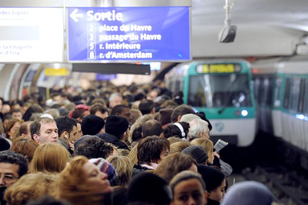 L'air dans les transports en commun franciliens est trois fois plus pollué qu'en surface urbaine.