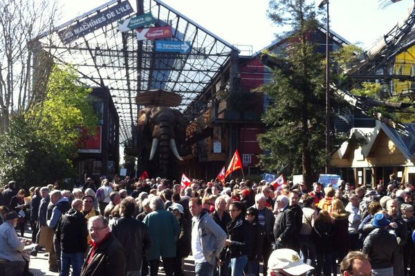 Les syndicats CGT, FO, FSU, Solidaires et Unef se sont réunis ce dimanche 1er mai 2016 aux Machines de l’île.