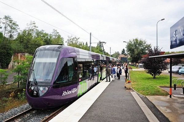 le tram train à Sain Bel (archives)