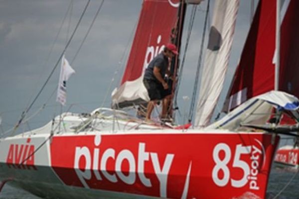 Class 40 Picoty Lac de Vassivière engagé dans la Normandy Channel Race