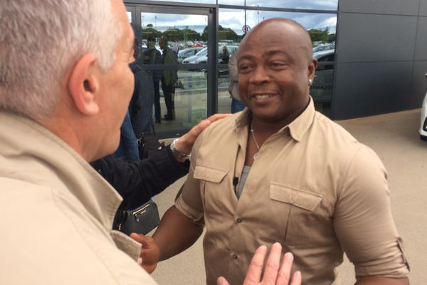 Abedi Pelé à son arrivée à Niort cet après-midi.