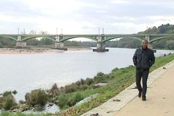 Mostafa Tarbouni, l'oncle de Jana, reste très mobilisé depuis le début de l'enlèvement de sa nièce. Il a accepté pour la première fois de nous recevoir à Nevers où il vit aujourd'hui.