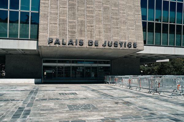 Un ancien enseignant de 39 ans a été condamné à cinq ans d'emprisonnement par la cour d'assises de la Haute-Savoie le 25 octobre 2024 pour viols, agressions et atteintes sexuelles sur l'une de ses élèves. (Illustration)