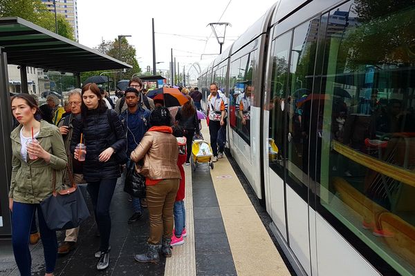 Depuis l'extension de la ligne C vers l'Allemagne, les rames affichent un taux de remplissage de 80% l'après-midi