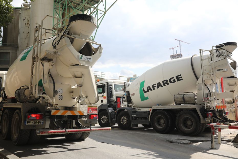 battle around the extension of the Lafarge plant in the port of Javel