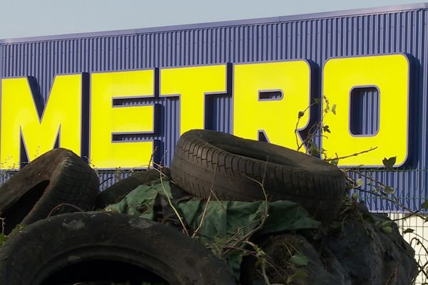 Les agriculteurs s'en sont pris au distributeur Metro à Périgueux