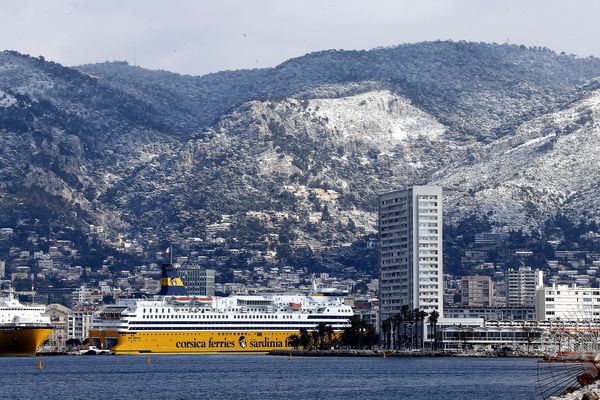 Neige sur sur le littoral toulonnais le 27 février 2018