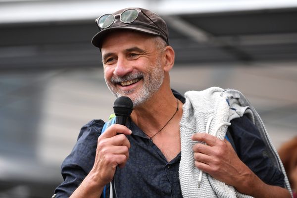 Trois mois de prison avec sursis ont été requis par le parquet de Grenoble contre Pierre Mumber, 55 ans.