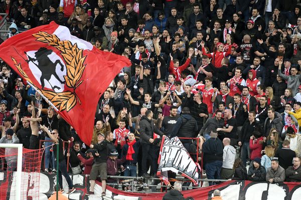 La tribune du stade de Reims