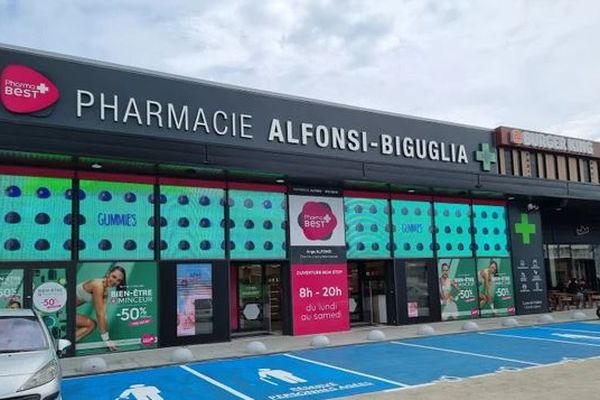 La pharmacie a été transféré dans des nouveaux locaux en novembre 2021.