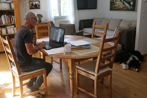 Depuis l'épidémie de Covid-19, un actif français sur cinq pratique désormais le télétravail à temps plein.