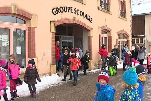 L'école des Fourgs dans le Haut-Doubs sera fermée mardi 19 mars.