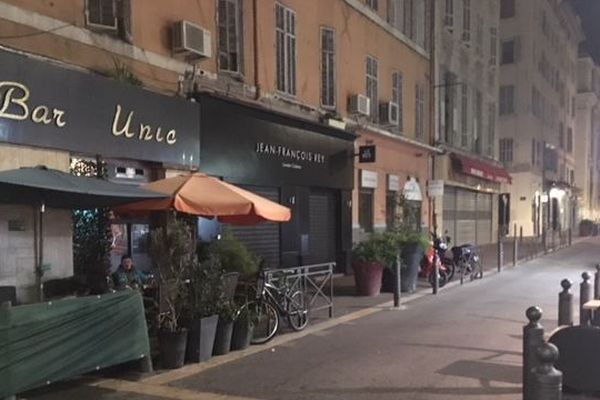 L'agression à l'acide a eu lieu à côté de ce bar du 1er arrondissement de Marseille.