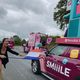 Audrey Gatier, au moment du passage de la caravane