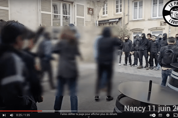 Une vidéo, devenue virale, montre un affrontement entre des militants d’extrême droite et des manifestants antifascistes, en plein centre-ville de Nancy, mardi 11 juin 2024.