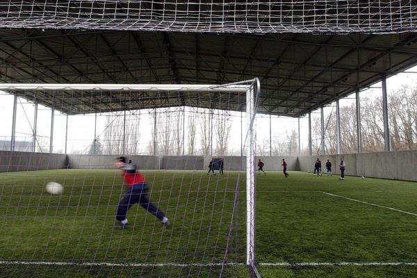 Le terrain couvert du centre de formation du RCSA