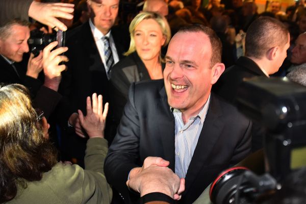 Steeve Briois lors d'un récent meeting du Front National à Hénin-Beaumont en compagnie de Marine Le Pen.