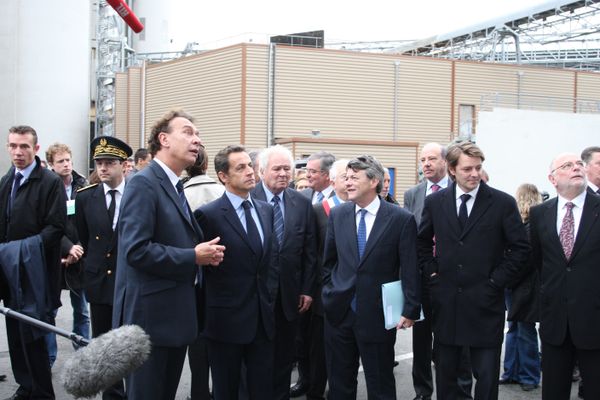 Michel Soufflet en 2010, lors d'une visite de Nicolas Sarkozy, alors président de la République, sur le site industriel berceau du groupe Soufflet à Nogent sur Seine (Aube).