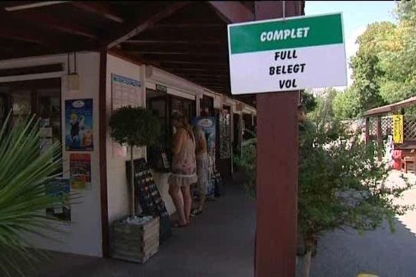 De nombreux campings affichent complet début août. 