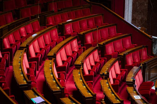 L'hémicycle de l'Assemblée Nationale va rester vide durant trois semaines