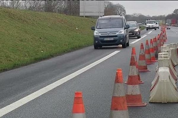 Le trafic se fait pour le moment sur une voie à hauteur de Clarbec, sur l'A13