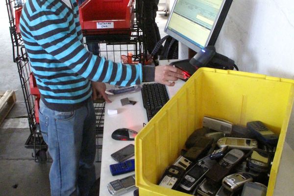 Les portables collectés sont reconditionnés à l'Atelier du bocage.