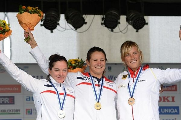 De gauche à droite : Nouria Newman, Emilie Fer of France et Jasmin Schornberg 