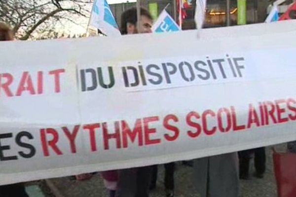 Manifestation contre la réforme des rythmes scolaires