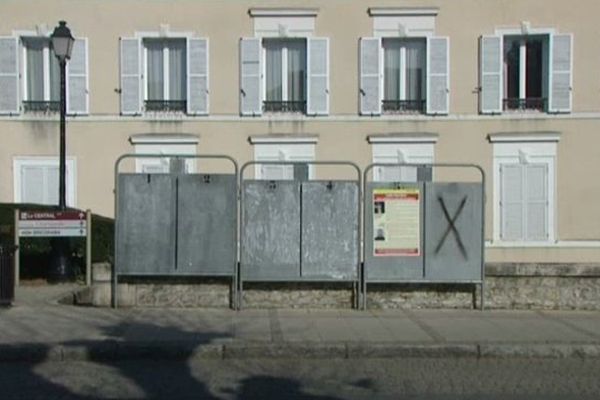 Panneaux d'affichage campagne municipales à Montargis