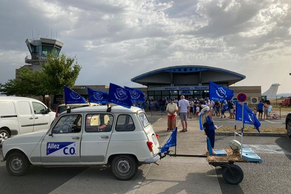 Les supporters du Castres Olympiques prêts pour la demi finale face au Stade Toulousain