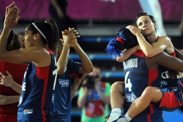 La joie des Braqueuses ce jeudi soir à Orchies après leur victoire face à la Suède. 