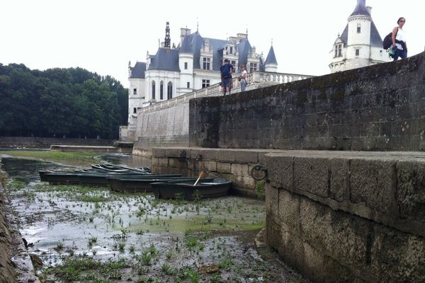 Les barques du chateau de chenonceau ne peuvent plus être louées par manque d'eau