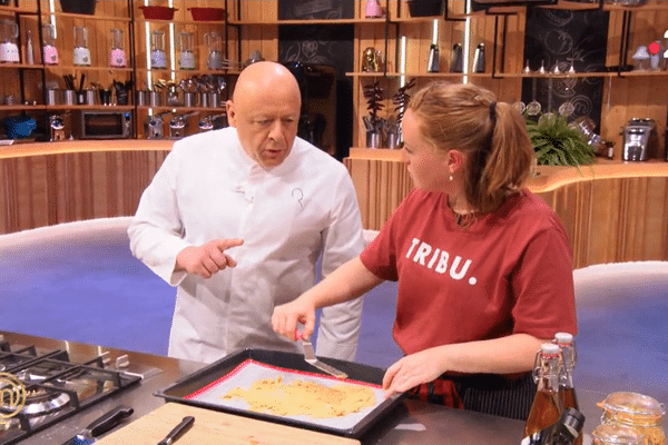 Clara Galand et le chef Thierry Marx lors du premier épisode de Masterchef 2022