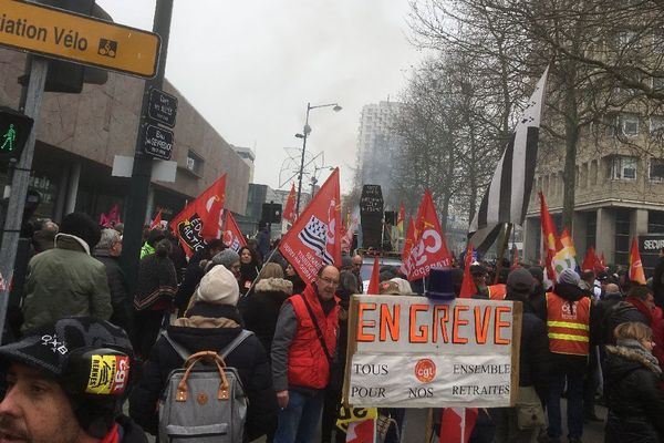 Le départ de la manifestation esplanade Charles de Gaulle à Rennes