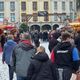 Les visiteurs sont nombreux à Arras au lendemain du possible attentat dans un marché de Noël allemand.