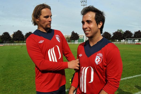 Mikkel Beck et Fernando d'Amico, anciens du LOSC, lors d'un match d'anciens face à Saint-Etienne en mai dernier. 