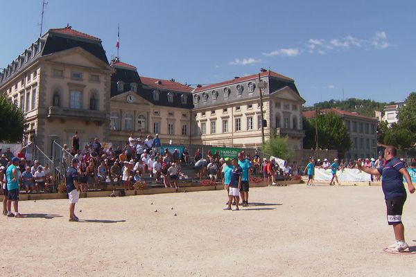 Le concours Supranational de pétanque organisé au Puy-en-Velay ce dimanche 13 août 2023.