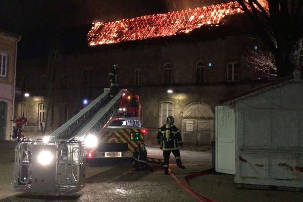 L'ancienne école Michelet a brûlé dans la nuit du 2 au 3 janvier 2018.