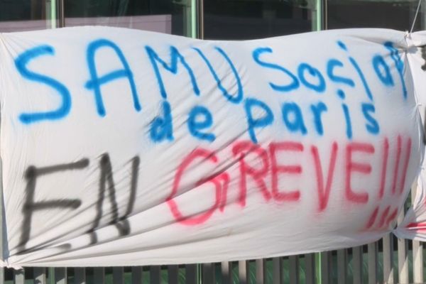 Un rassemblement a eu lieu ce matin devant le siège de l'organisation dans le 13e arrondissement.