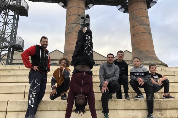 Pierre-Olivier Bruneteau et son équipe "Parkour" à Châtellerault.