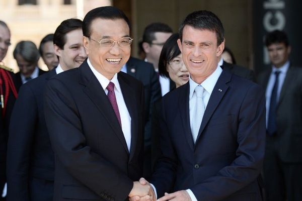 Li Keqiang accueilli à Paris par Manuel Valls