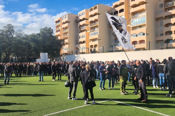 Plusieurs centaines de personnes ont répondu à l'appel à la mobilisation à Paese Novu, le 13 janvier.