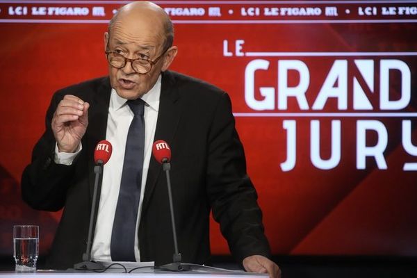 Jean-Yves Le Drian, le ministre des Affaires étrangères, invité du Grand Jury RTL, Le Figaro, LCI