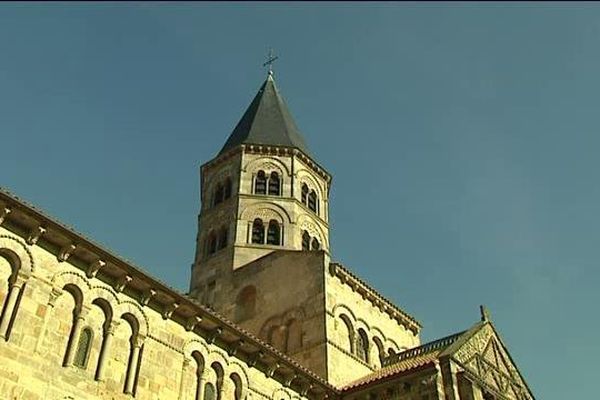 Les cloches de la Basilique ont sonné le glas ce dimanche. 