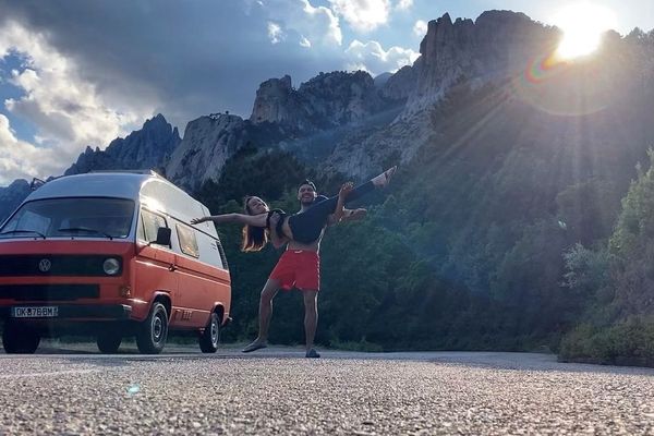 Depuis trois ans, Amaury et sa compagne viennent chaque été découvrir Corse en van.