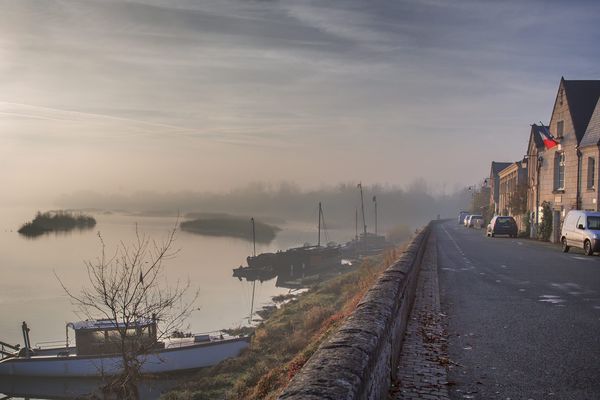 Un ancien village de mariniers qui s'étire le long de la Loire, entre Angers et Saumur.